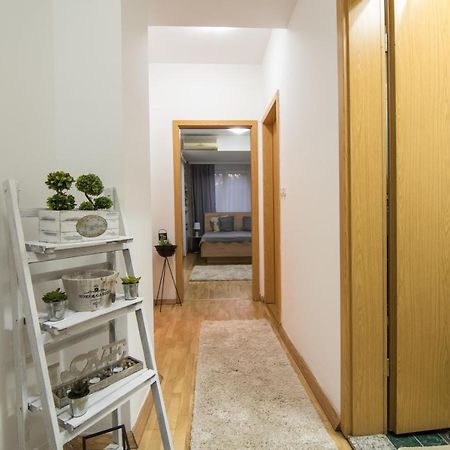 M Place سكوبجي المظهر الخارجي الصورة