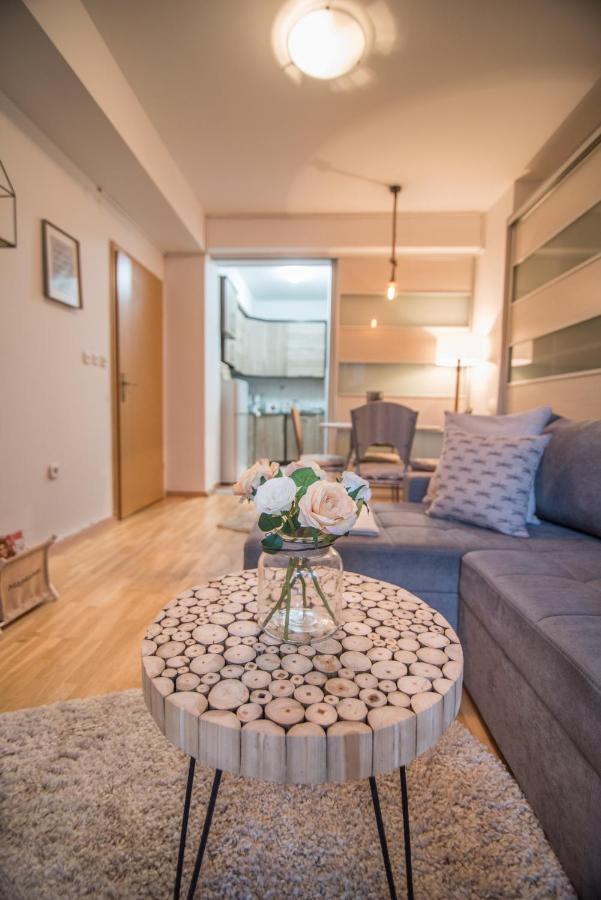 M Place سكوبجي المظهر الخارجي الصورة