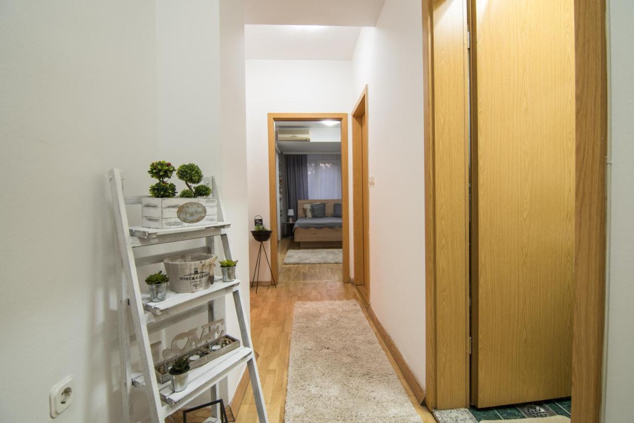 M Place سكوبجي المظهر الخارجي الصورة