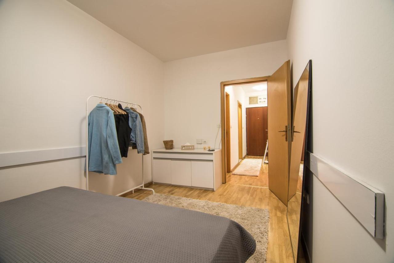 M Place سكوبجي المظهر الخارجي الصورة