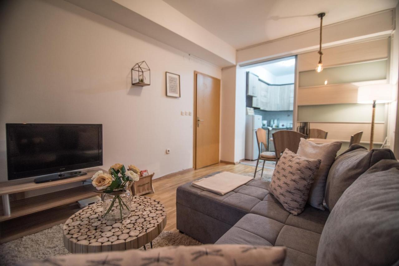 M Place سكوبجي المظهر الخارجي الصورة